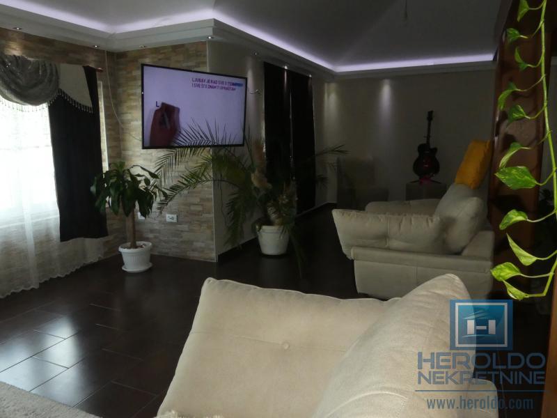 Lux stan sa galerijom, Akva park 5