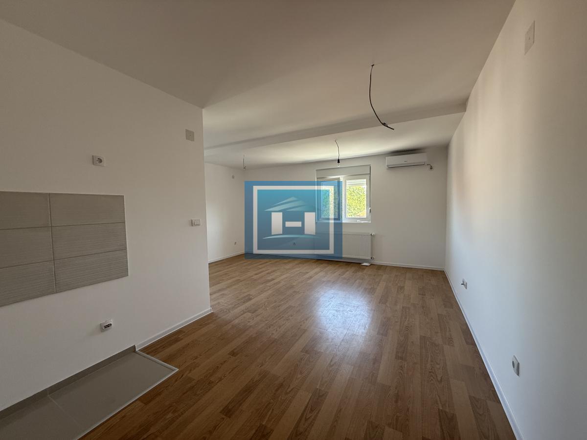 NA PRODAJU – Stan u novogradnji, idealan za život ili investiciju! 2