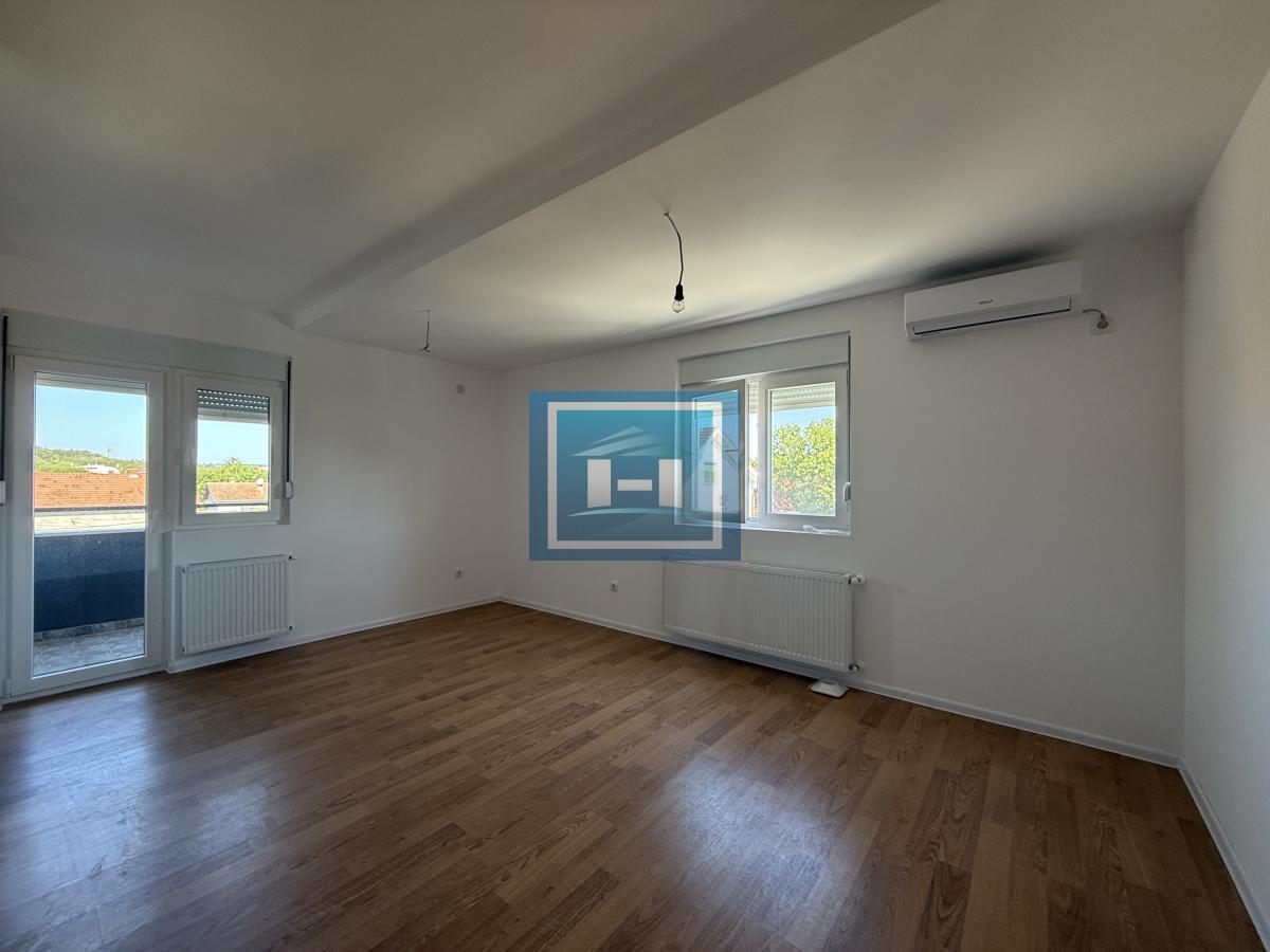 NA PRODAJU – Stan u novogradnji, idealan za život ili investiciju! 3