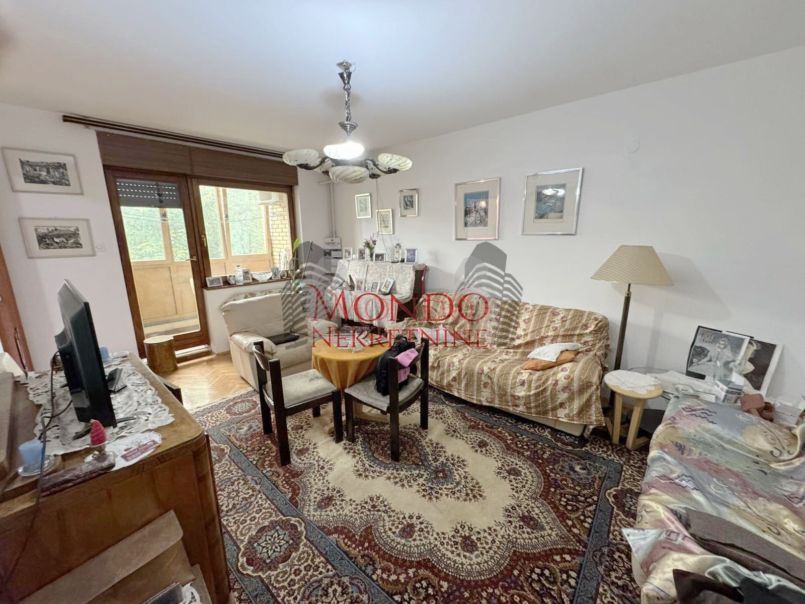 Trosoban stan kod Palilulkse pijace, Episkopska ulica  2