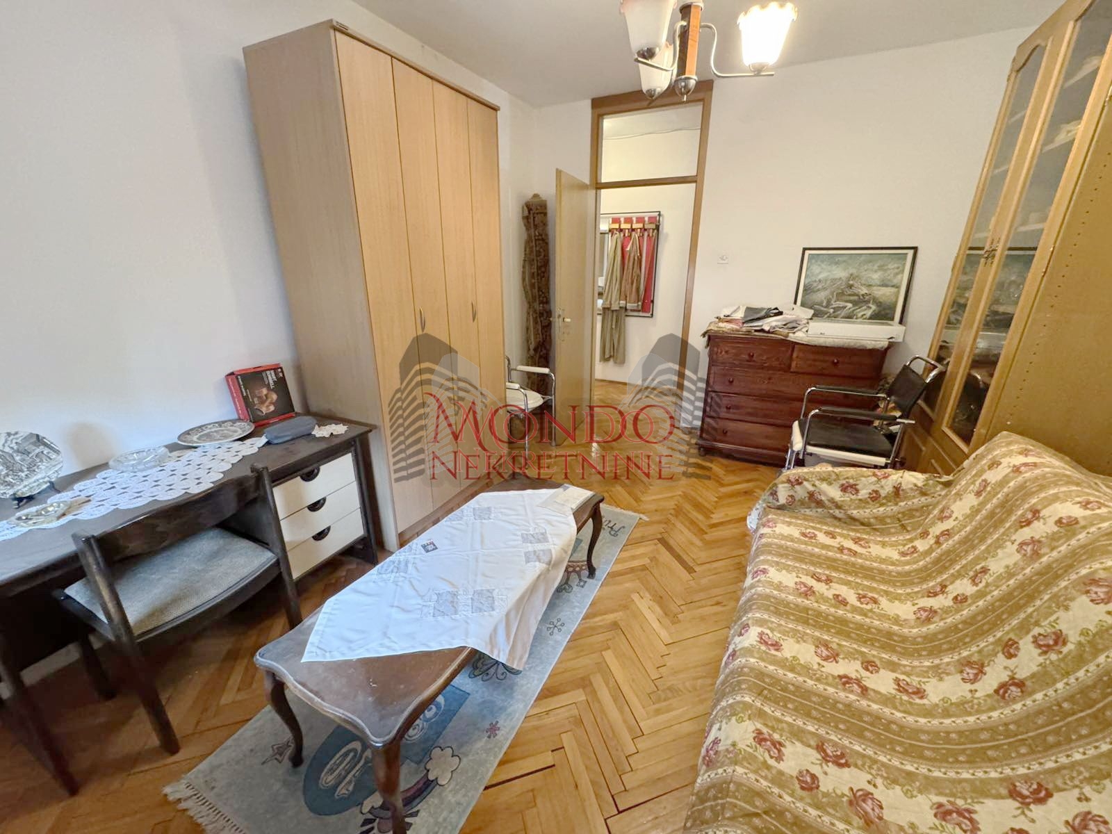 Trosoban stan kod Palilulkse pijace, Episkopska ulica  13