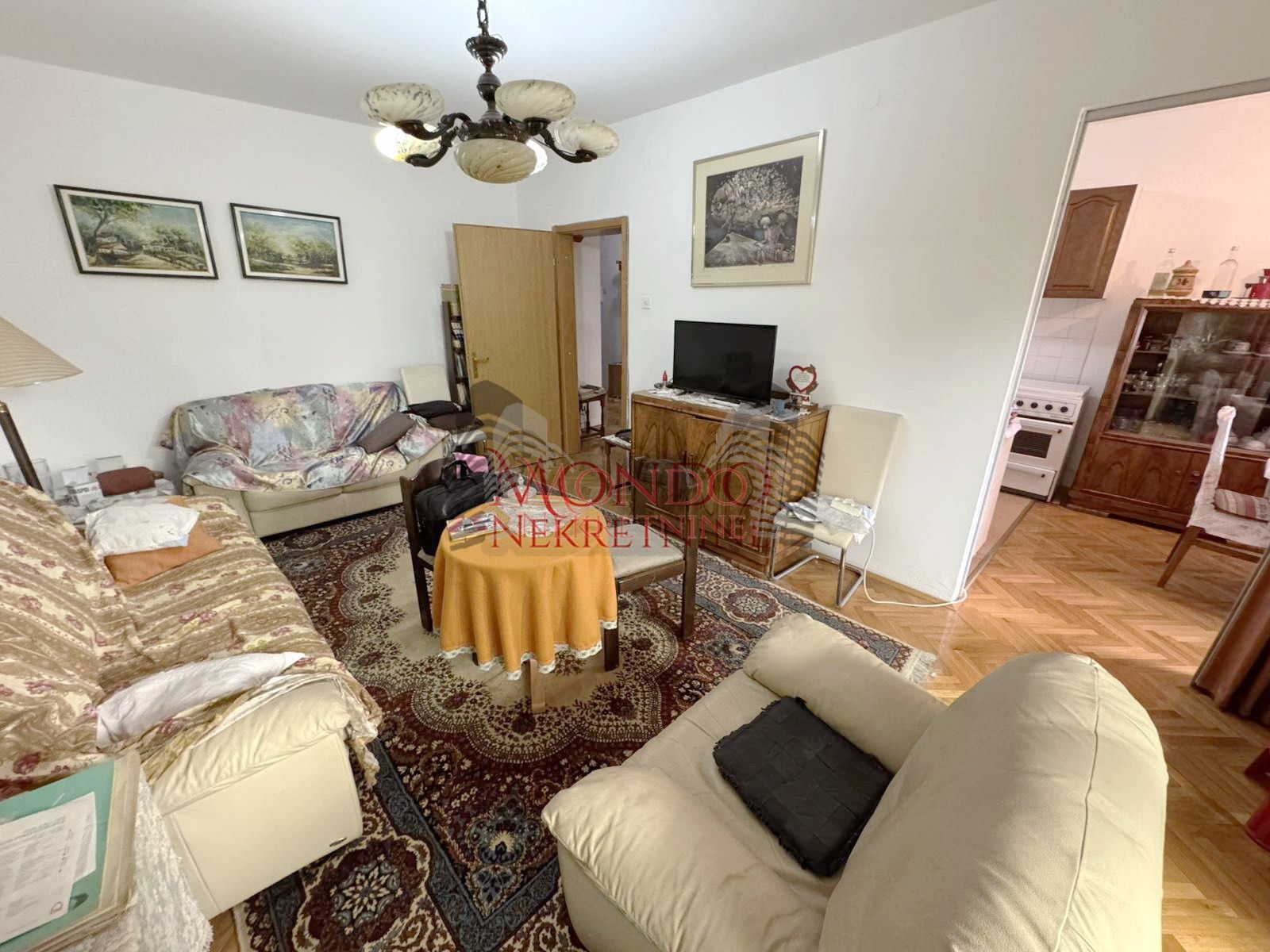 Trosoban stan kod Palilulkse pijace, Episkopska ulica  4