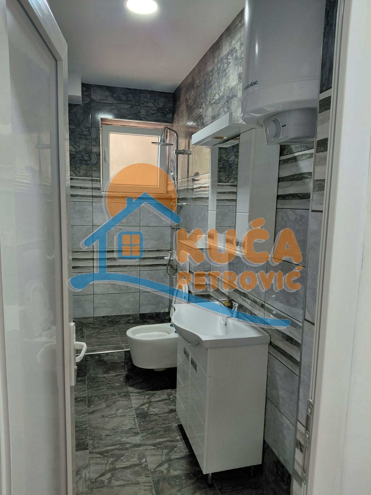 Trosoban stan, 70 m2, Kičevo, Vardarska ID: i-014829 11