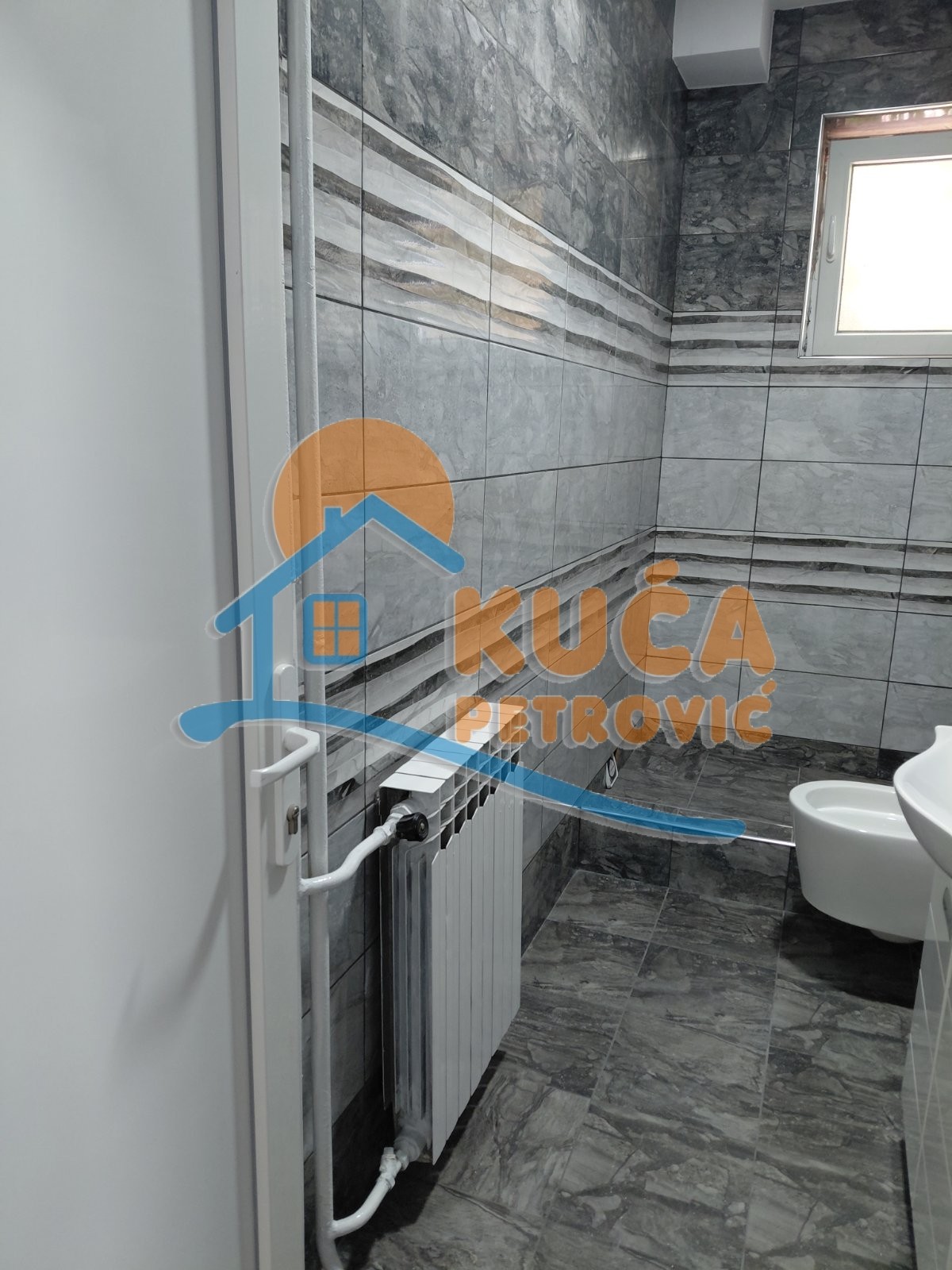 Trosoban stan, 70 m2, Kičevo, Vardarska ID: i-014829 12