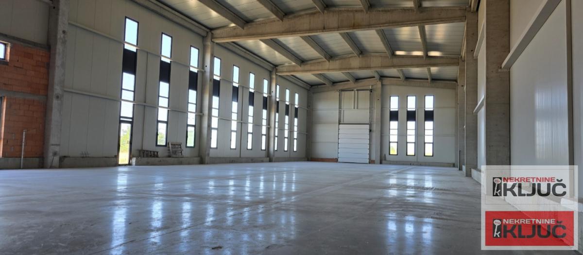 ČENEJ IZDAJE SE VIŠENAMENSKA HALA 12