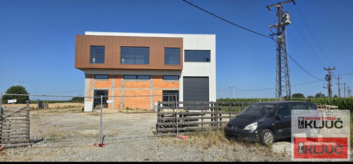 ČENEJ IZDAJE SE VIŠENAMENSKA HALA 8