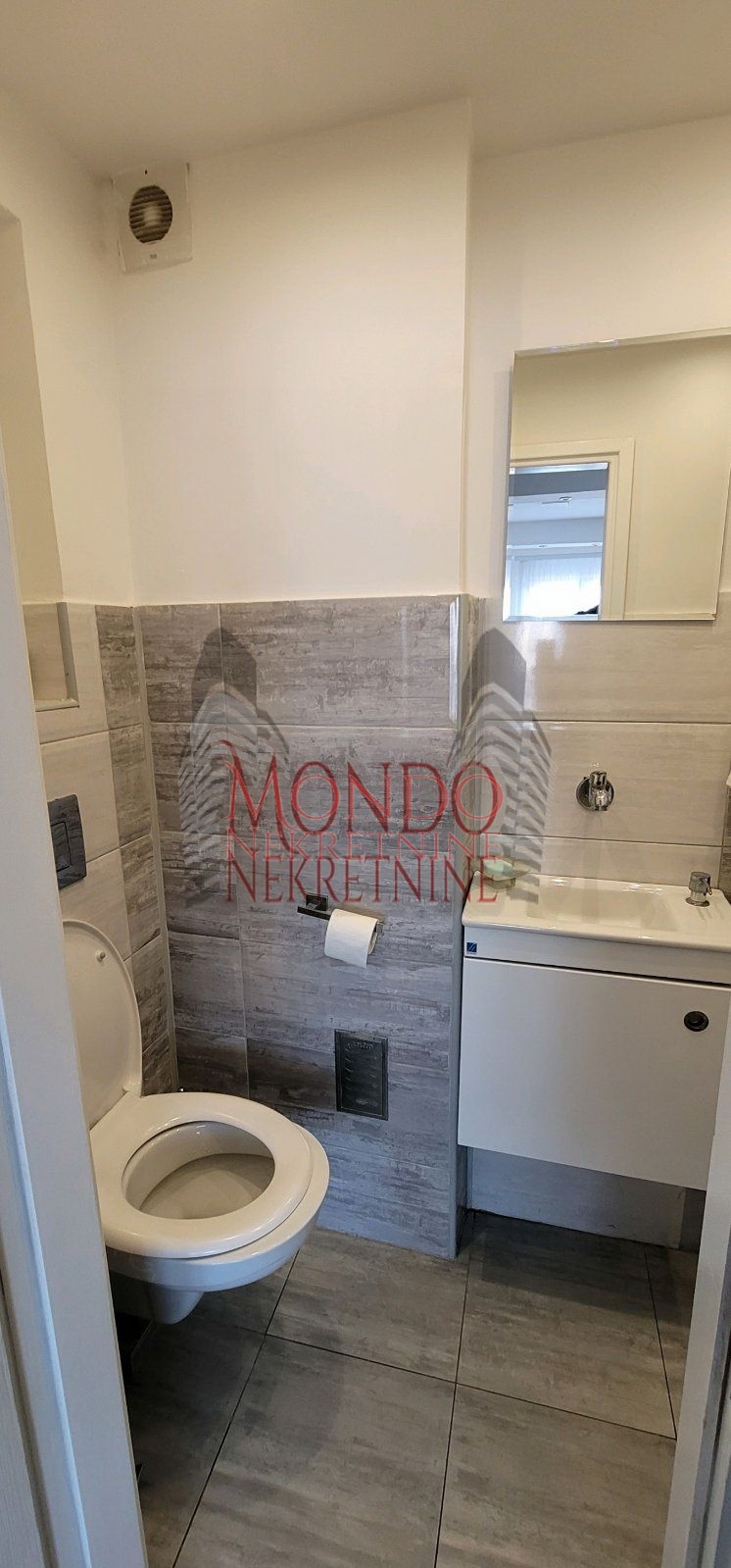 Trosoban stan u centru, cg, šesti sprat, Niš 8