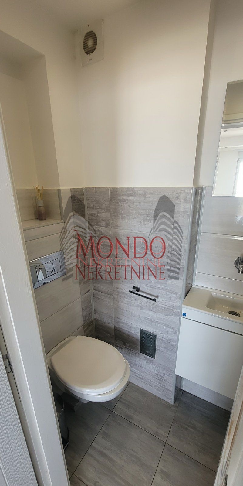 Trosoban stan u centru, cg, šesti sprat, Niš 10