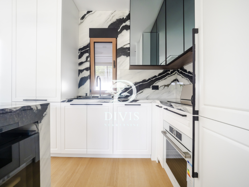 Namešten 3 0 stan  Atria Residences  90m2  garažno 2