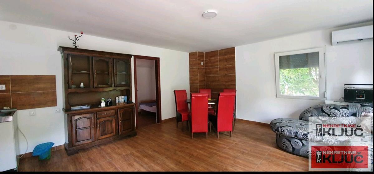 BANSTOL IZDAJE SE VIKENDICA 10