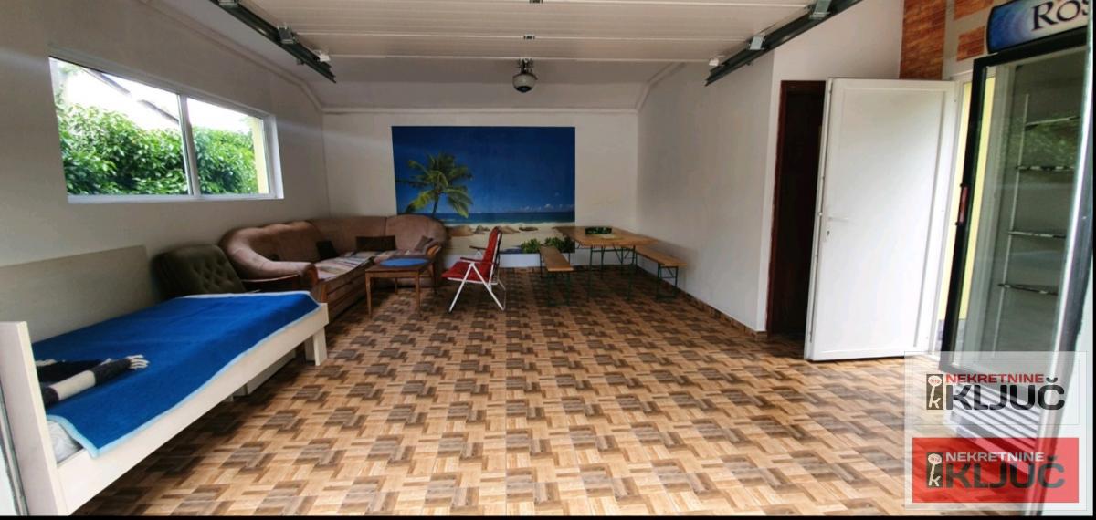 BANSTOL IZDAJE SE VIKENDICA 11