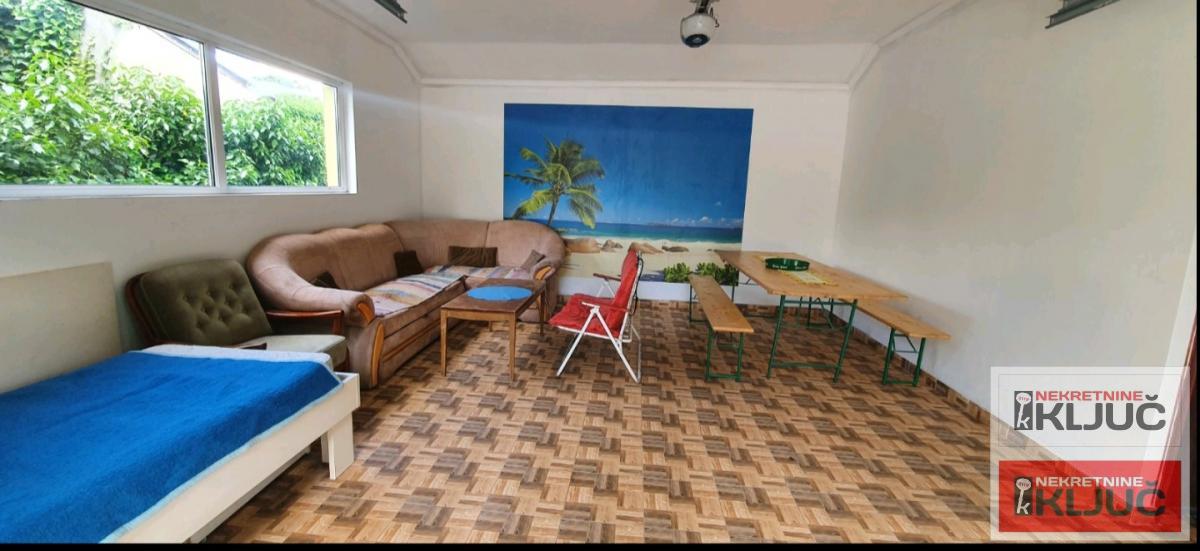 BANSTOL IZDAJE SE VIKENDICA 15