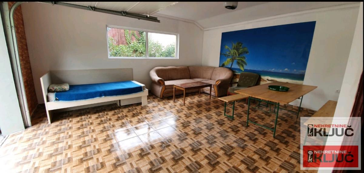 BANSTOL IZDAJE SE VIKENDICA 16