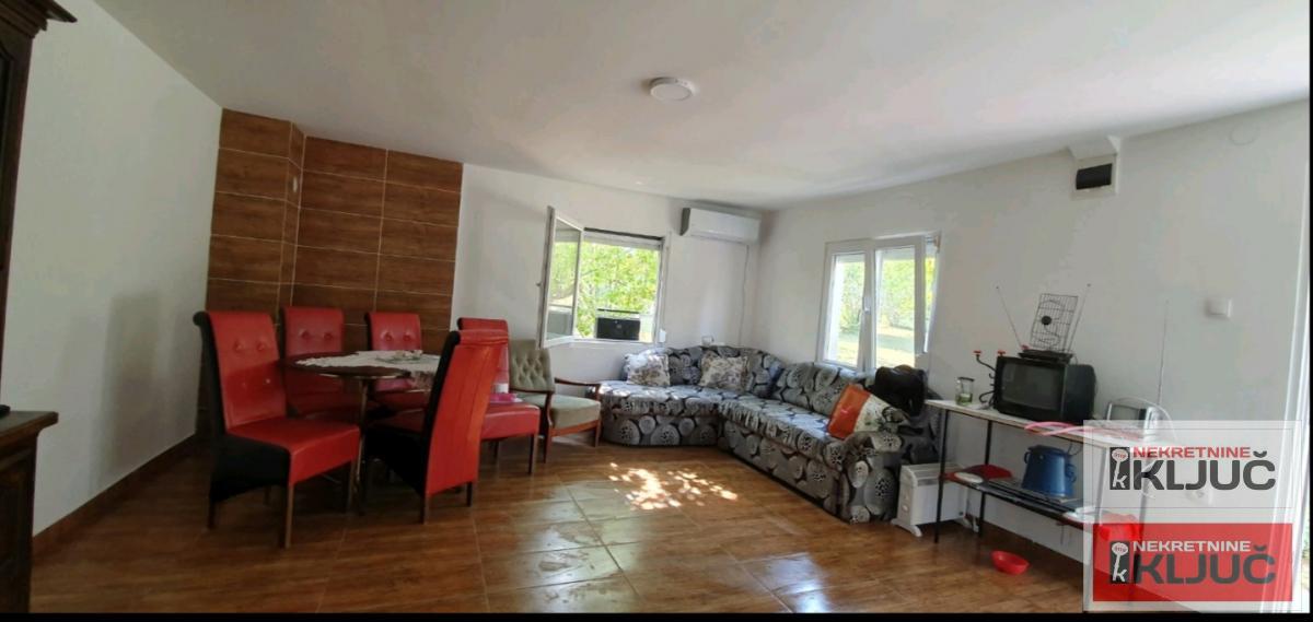 BANSTOL IZDAJE SE VIKENDICA 21