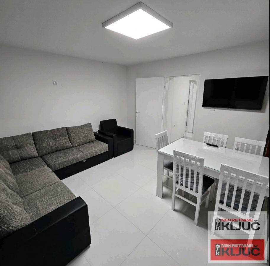 TELEP IZDAJE SE DVOSOBAN MODERNO OPREMLJEN STAN 1