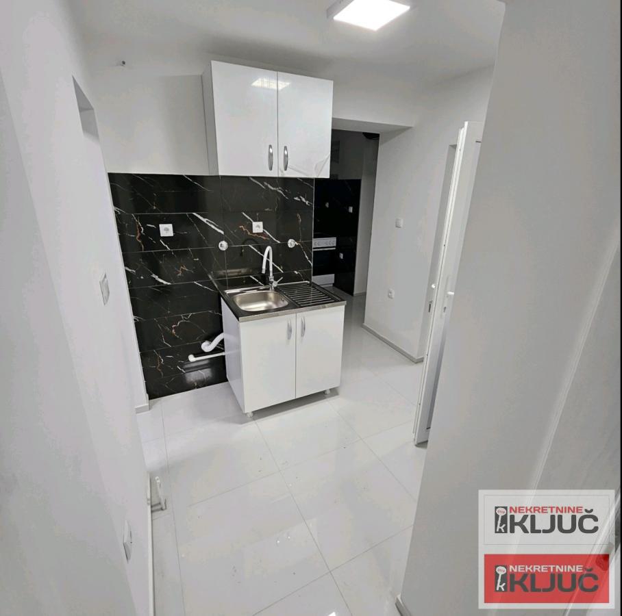 TELEP IZDAJE SE DVOSOBAN MODERNO OPREMLJEN STAN 6