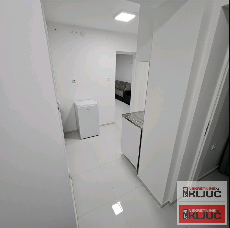 TELEP IZDAJE SE DVOSOBAN MODERNO OPREMLJEN STAN 8