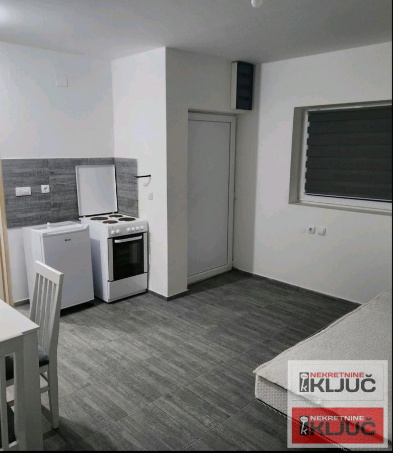 TELEP IZDAJE SE NAMEŠTENA GARSONJERA 4