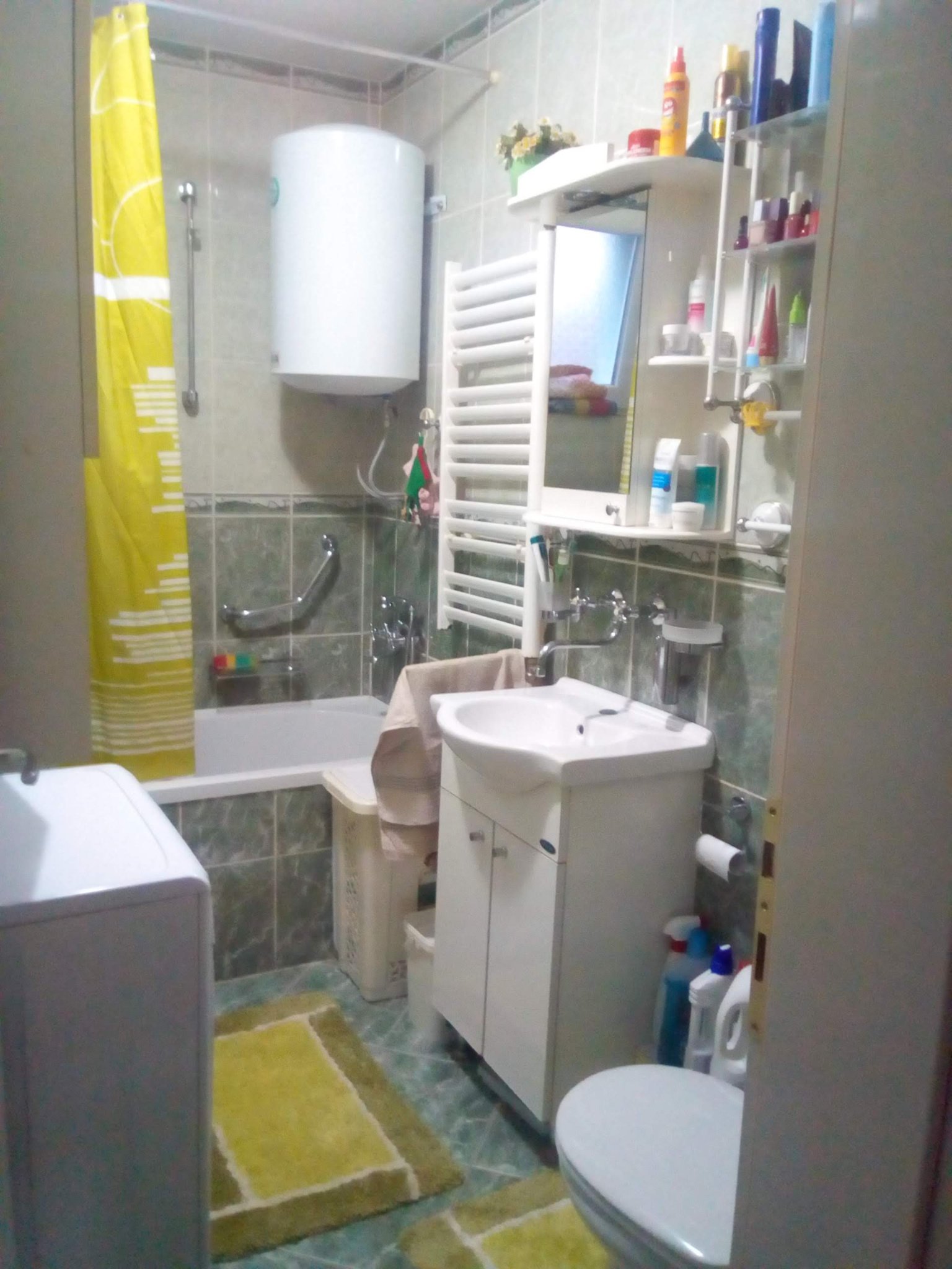 Odlican trosoban stan u Beceju 5