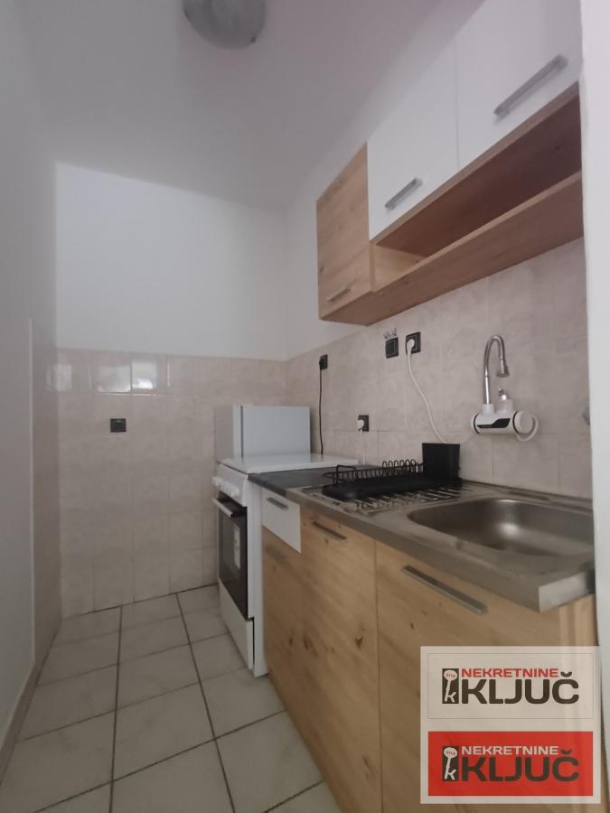 BULEVAR OSLOBOĐENJA IZDAJE SE DVOSOBAN NAMEŠTEN STAN 5