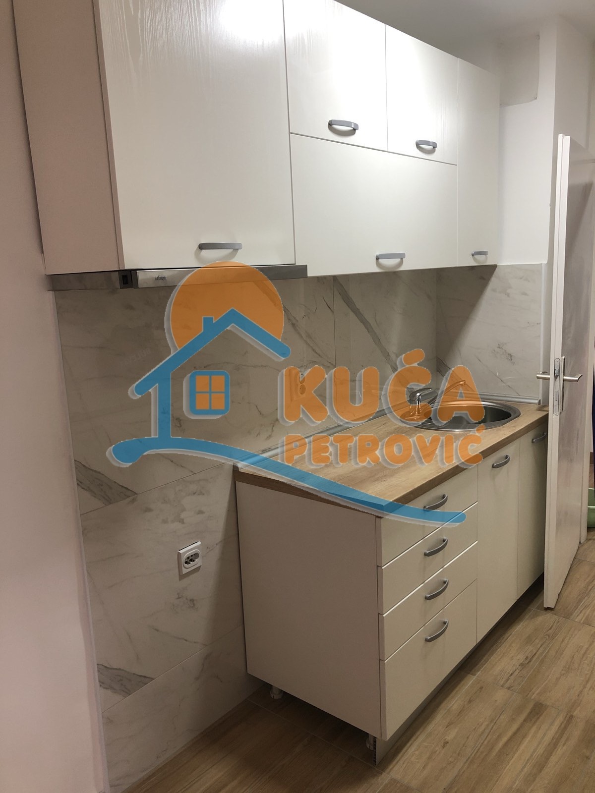 Lokal, 45 m2, Crveni Pevac, Bulevar dr Zorana ID: i-014845 3