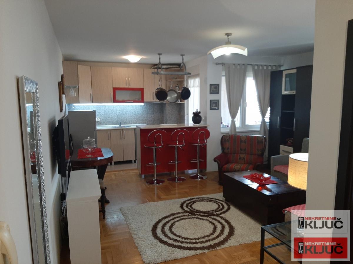 PODBARA IZDAJE SE DVOSOBAN NAMEŠTEN STAN 2