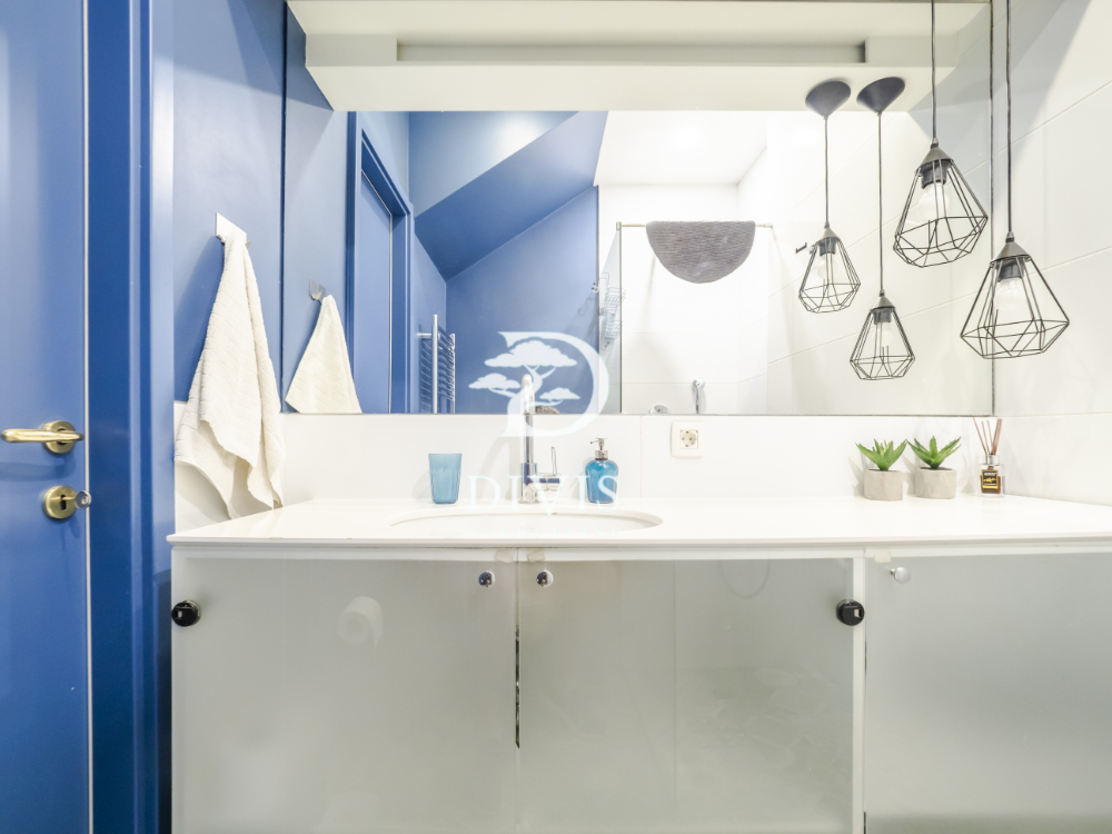 Trosoban stan u pešačkoj zoni  kod Knez Mihailove 5