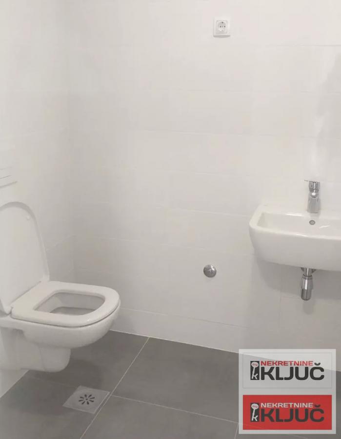 SREMSKA KAMENICA-MIŠELUK IZDAJE SE TROSOBAN DELIMIČNO OPREMLJEN STAN 11