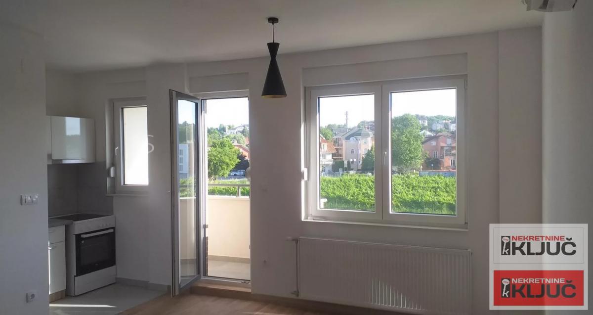 SREMSKA KAMENICA-MIŠELUK IZDAJE SE TROSOBAN DELIMIČNO OPREMLJEN STAN 12