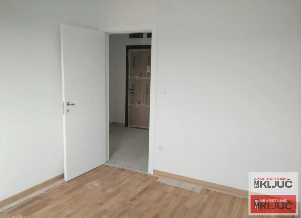 SREMSKA KAMENICA-MIŠELUK IZDAJE SE TROSOBAN DELIMIČNO OPREMLJEN STAN 3