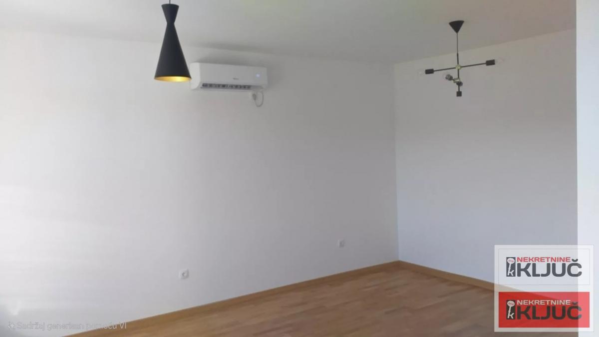 SREMSKA KAMENICA-MIŠELUK IZDAJE SE TROSOBAN DELIMIČNO OPREMLJEN STAN 5