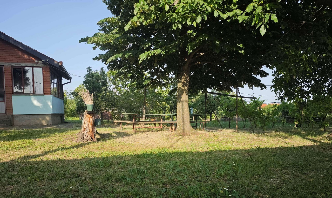 Vikendica sa pogledom na Srem Irig Krusedol 2