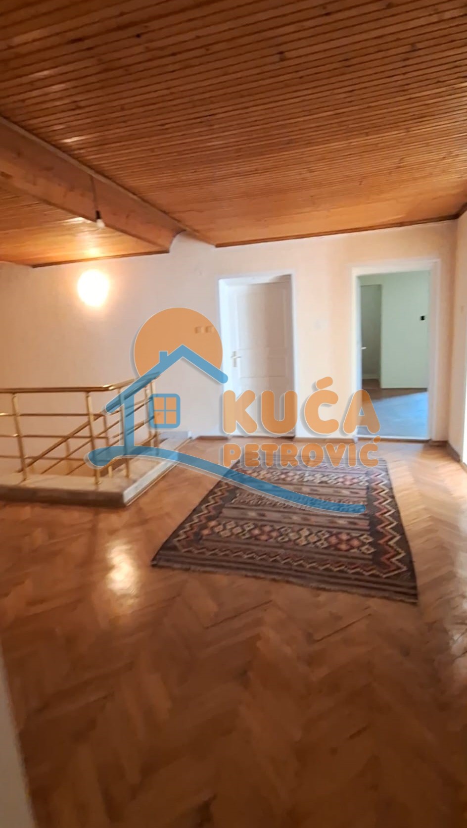 četvorosobna kuća, 270 m2, Cara Lazara ID: p-014868 12