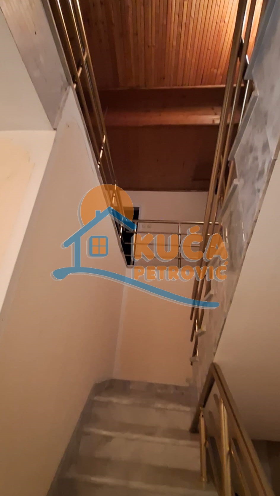 četvorosobna kuća, 270 m2, Cara Lazara ID: p-014868 17