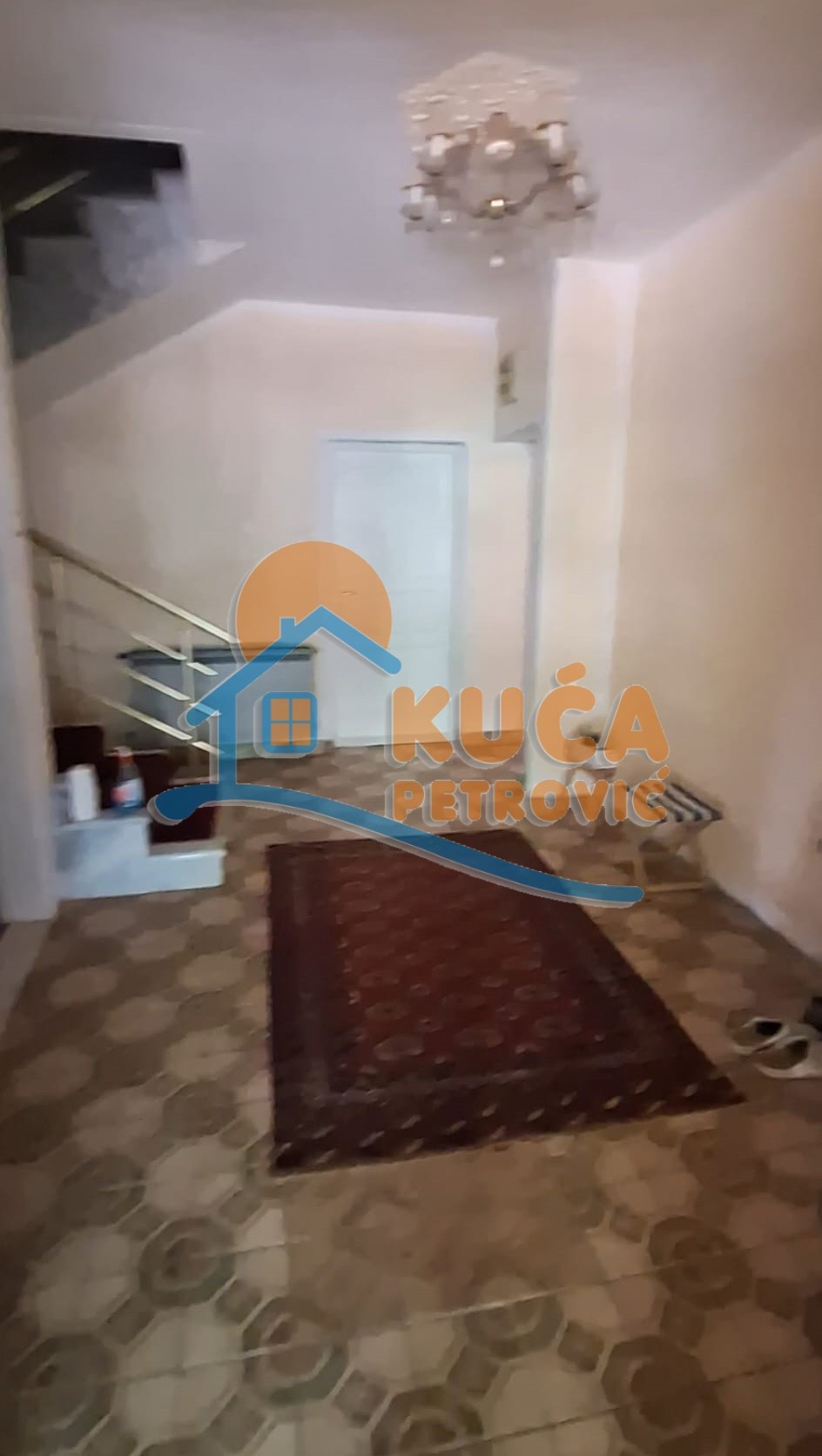 četvorosobna kuća, 270 m2, Cara Lazara ID: p-014868 20