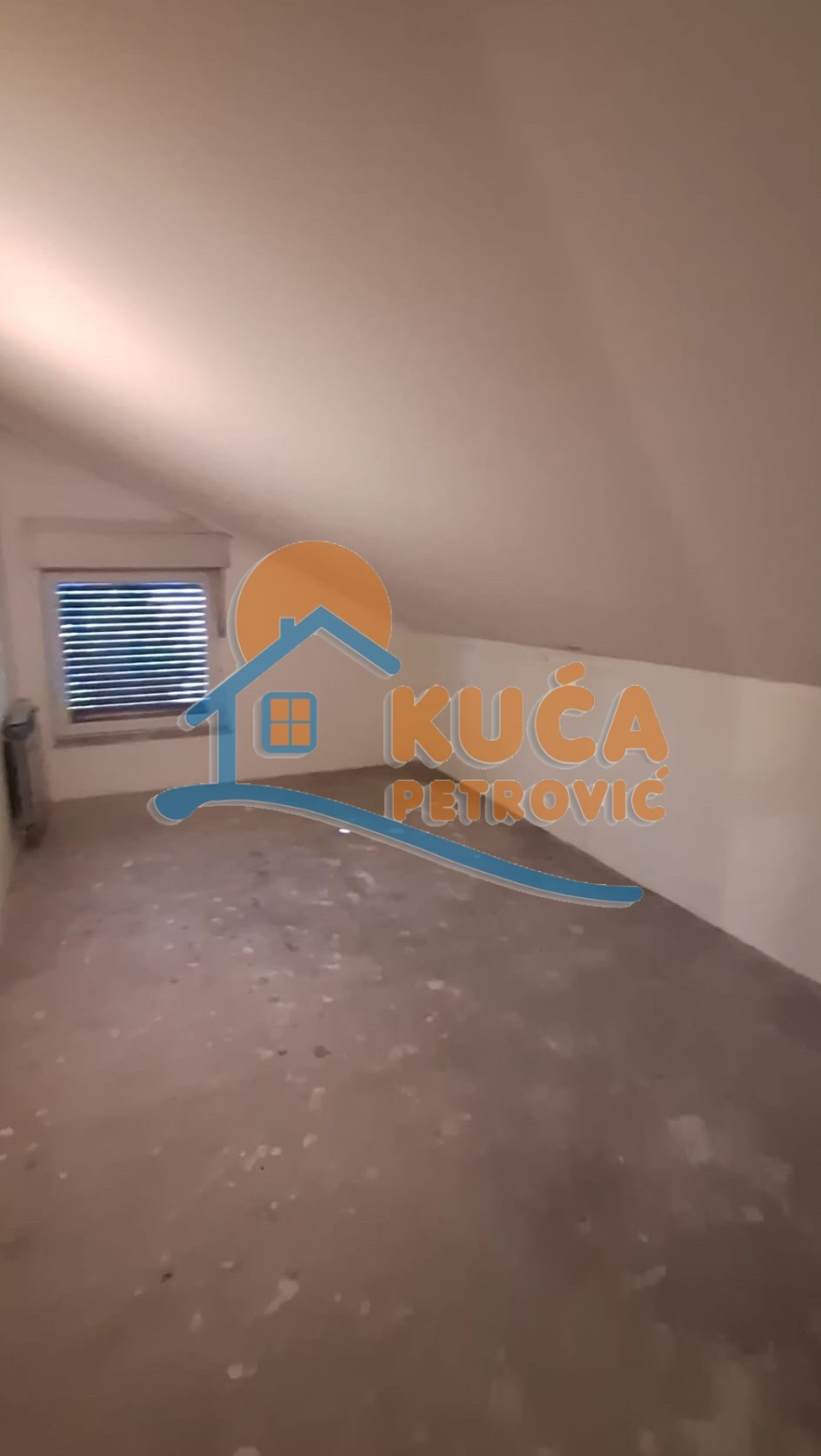 četvorosobna kuća, 270 m2, Cara Lazara ID: p-014868 32