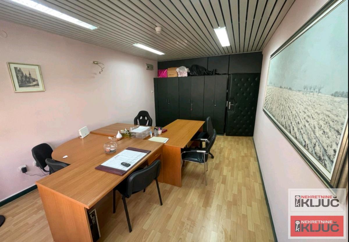 SAJAM IZDAJE SE KANCELARIJSKI PROSTOR SA SVIM URAČUNATIM TROŠKOVIMA 3
