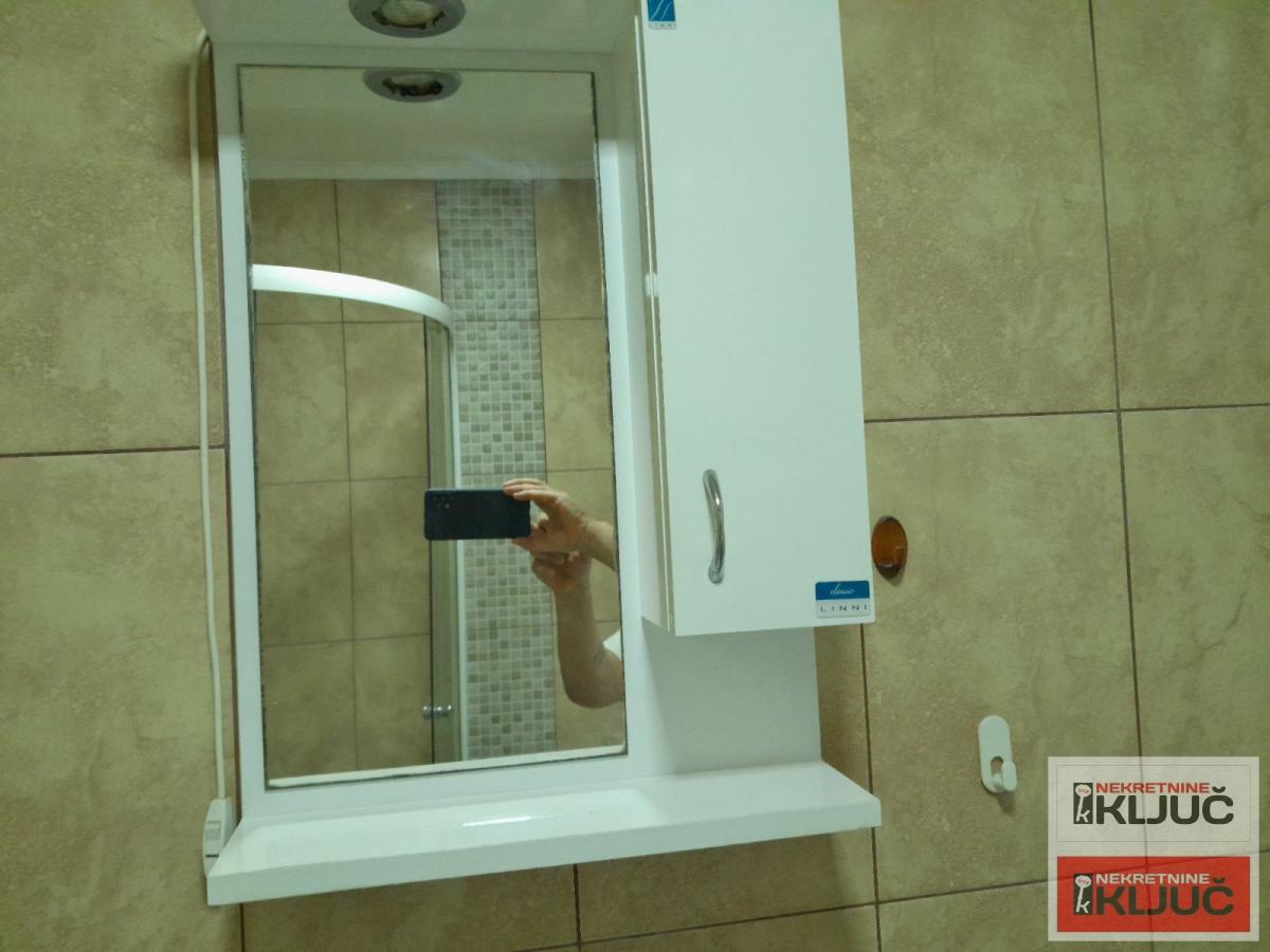 SALAJKA IZDAJE SE NAMEŠTENA GARSONJERA 13