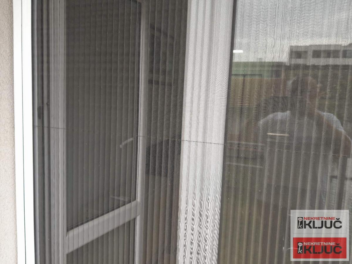 SALAJKA IZDAJE SE NAMEŠTENA GARSONJERA 14