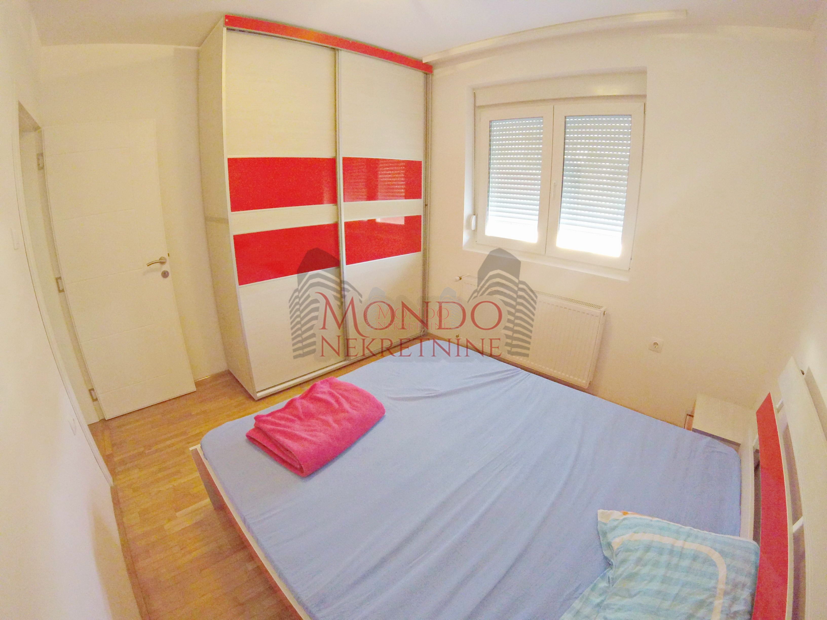 Izdaje se jednoiposoban stan na keju kod Tvrdjave u novoj zgradi! 8