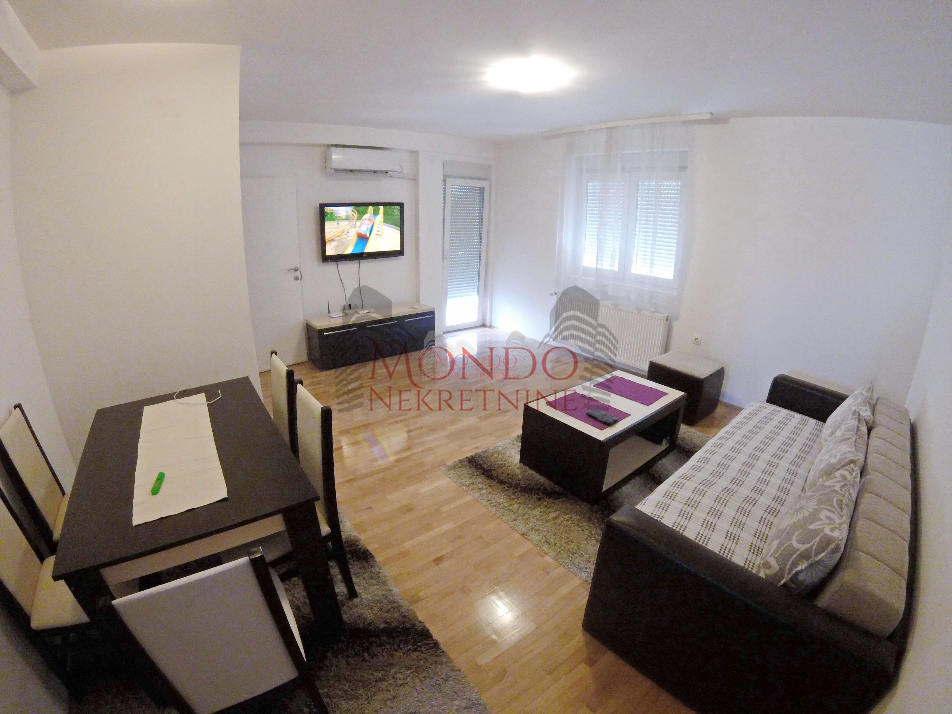 Izdaje se jednoiposoban stan na keju kod Tvrdjave u novoj zgradi! 4