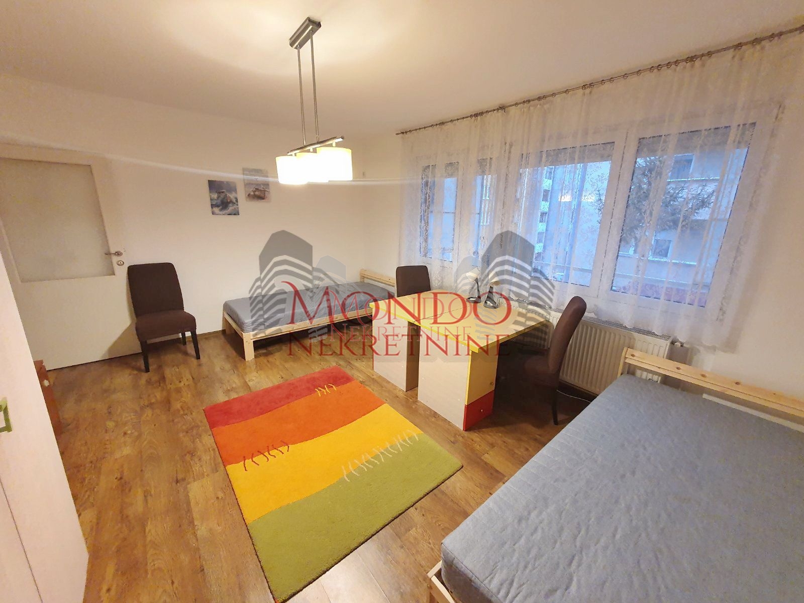 Trosoban stan kod Gradske bolnice 1