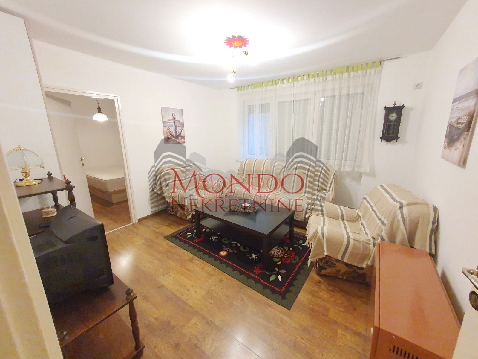 Trosoban stan kod Gradske bolnice 9