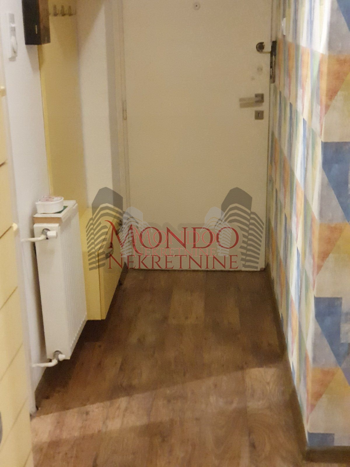 Trosoban stan kod Gradske bolnice 15