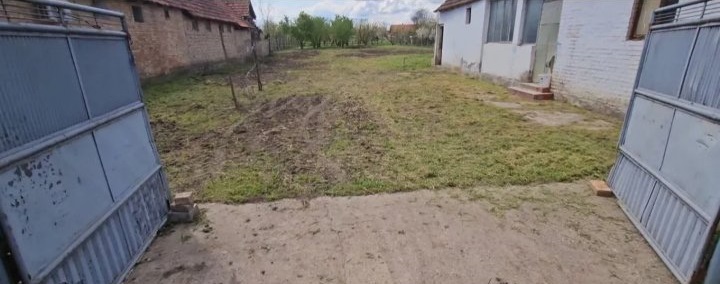 Kuca i plac u Žablju 3