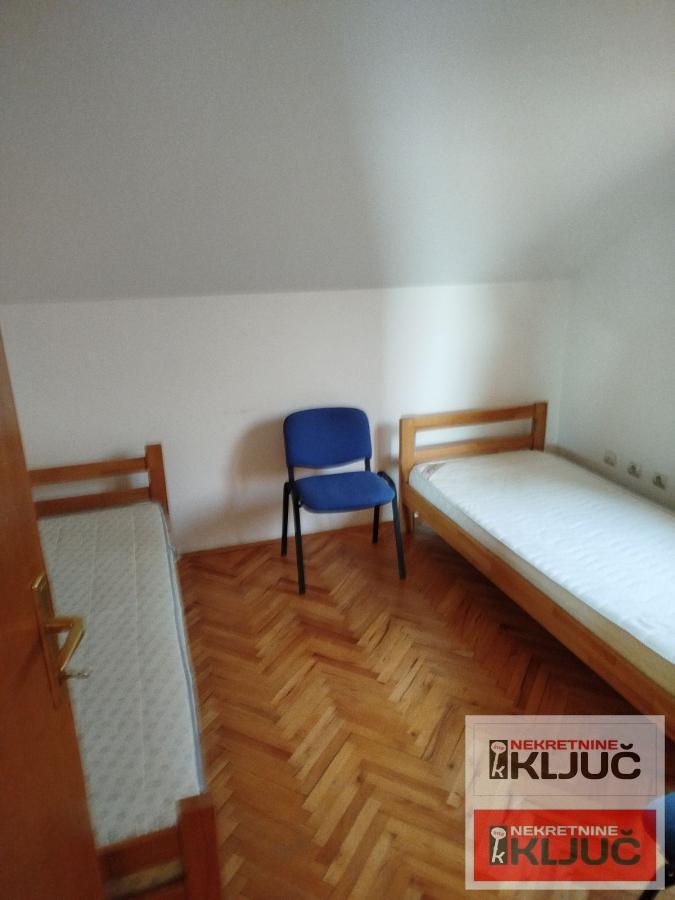 IZDAJE SE KUĆA ZA POSLOVNO-STAMBENE DELATNOSTI 13