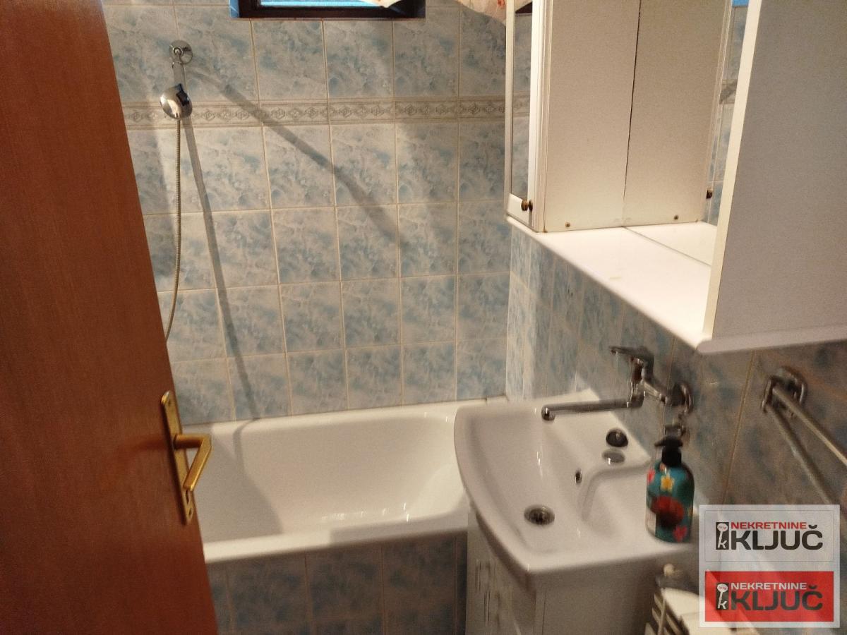 IZDAJE SE KUĆA ZA POSLOVNO-STAMBENE DELATNOSTI 19