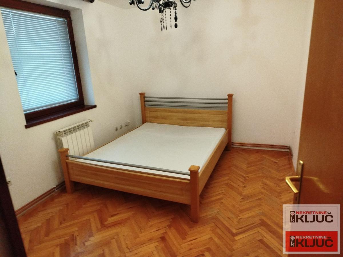 IZDAJE SE KUĆA ZA POSLOVNO-STAMBENE DELATNOSTI 6