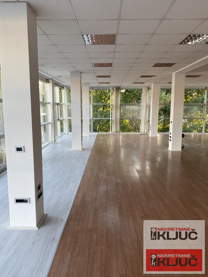 Novo Naselje-useljiv poslovni prostor 4