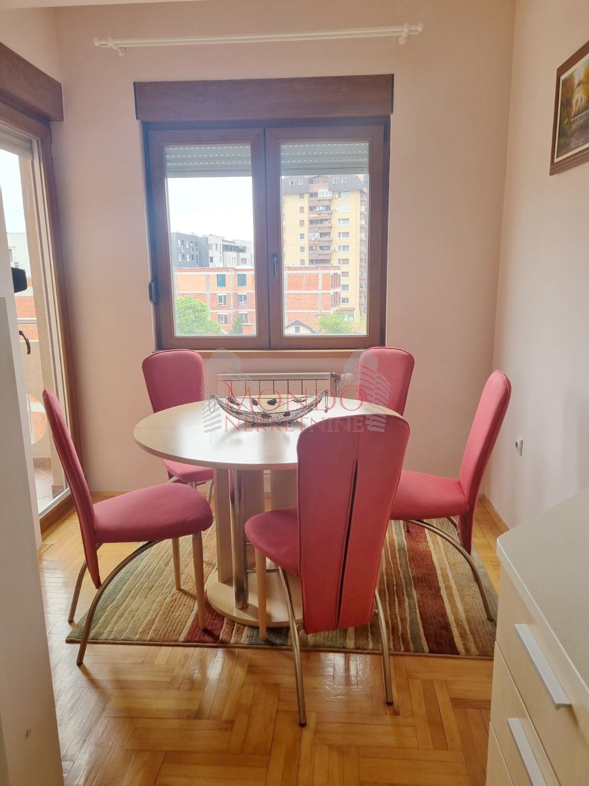 Izdaje se odlican dvosoban stan u blizini Doma zdravlja 5